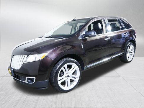 Used 2013 Lincoln MKX AWD image 3