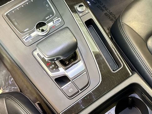 Used 2019 Audi Q5 2.0T Premium Plus w/ Premium Plus Package AWD/4WD image 16