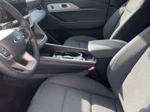 New 2026 Ford Explorer Active image 12