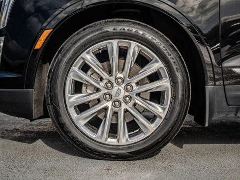 Used 2017 Cadillac XT5 Platinum AWD/4WD image 11