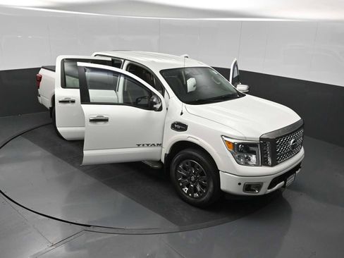 Used 2017 Nissan Titan Platinum Reserve image 30