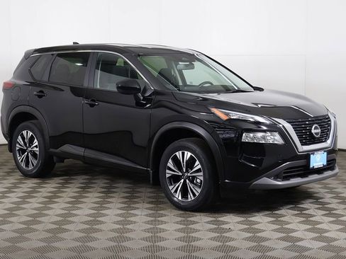 Used 2023 Nissan Rogue SV AWD/4WD image 2