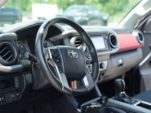 Used 2019 Toyota Tacoma SR5 RWD image 25