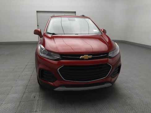 Used 2020 Chevrolet Trax LT w/ LT Convenience Package FWD image 14