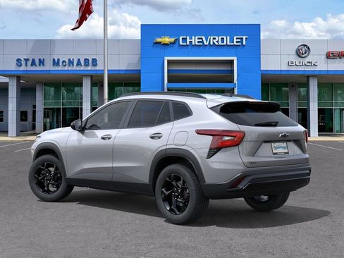 New 2026 Chevrolet Trax LT w/ Midnight Edition FWD image 3