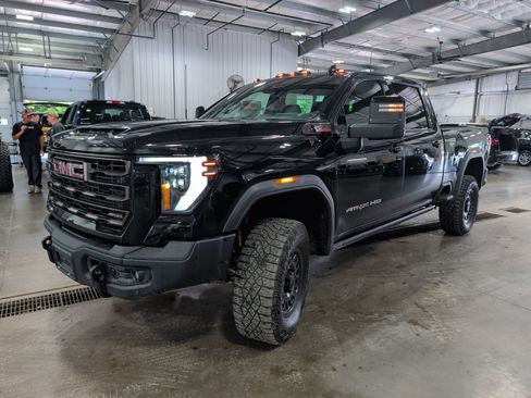 Used 2026 GMC Sierra 2500 AT4X w/ AT4X AEV Edition AWD/4WD image 6