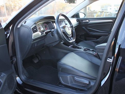 Used 2019 Volkswagen Jetta SE image 11