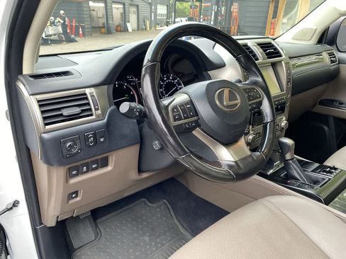 Used 2020 Lexus GX 460 Premium AWD/4WD image 2