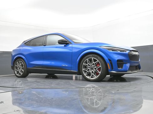 Used 2025 Ford Mustang Mach-E GT image 28