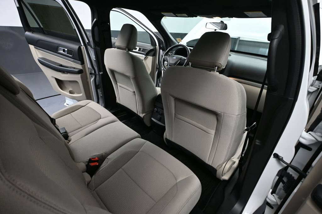 Used 2019 Ford Explorer XLT AWD/4WD image 36