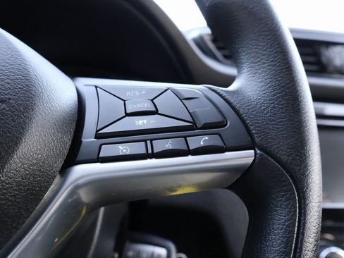 Used 2022 Nissan Rogue Sport S image 28