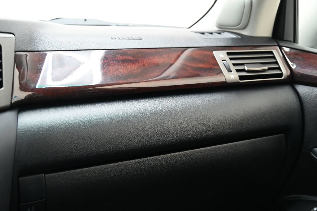 Used 2011 Lexus LX 570 4WD w/ Luxury Pkg image 37