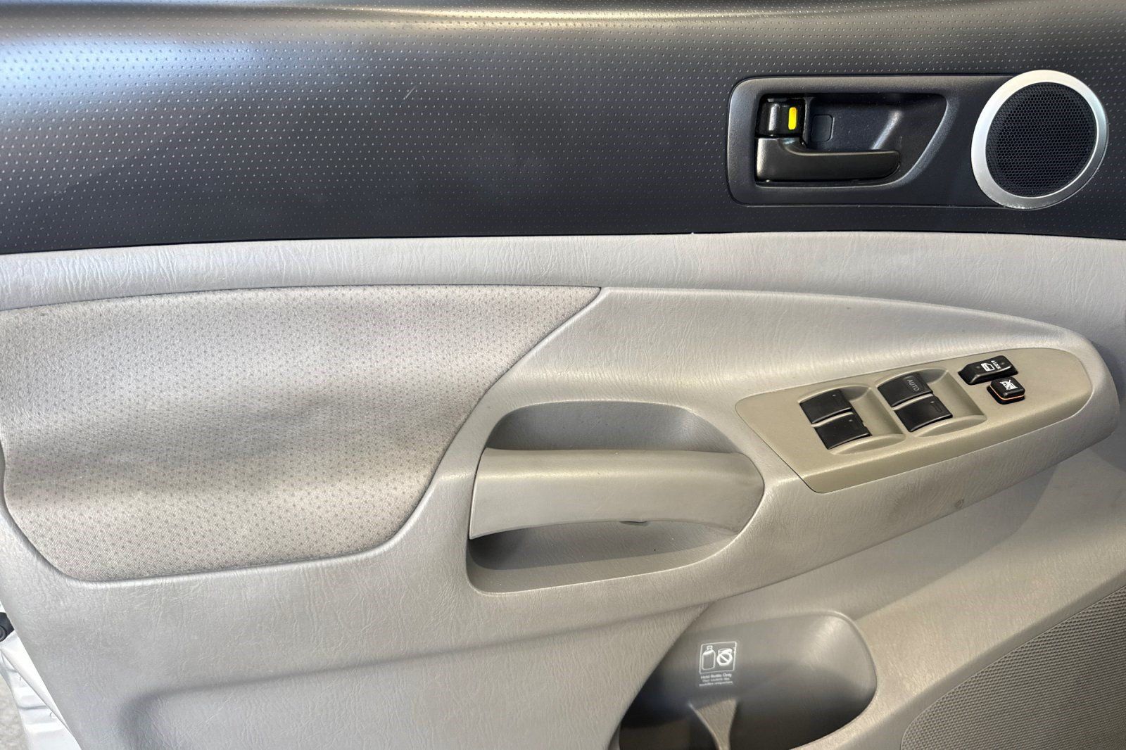 Used 2011 Toyota Tacoma PreRunner RWD image 12