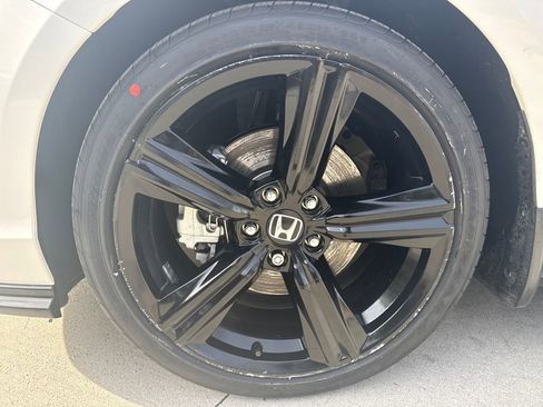 Used 2024 Honda Accord Sport image 11