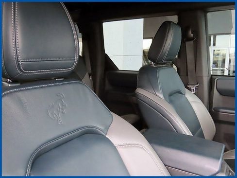 Used 2022 Ford Bronco Outer Banks image 9