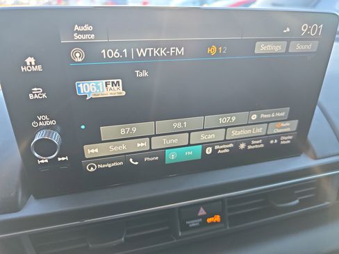 Used 2024 Honda Pilot Touring image 24