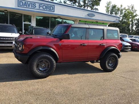 New 2025 Ford Bronco 4-Door w/ Sasquatch Package image 3