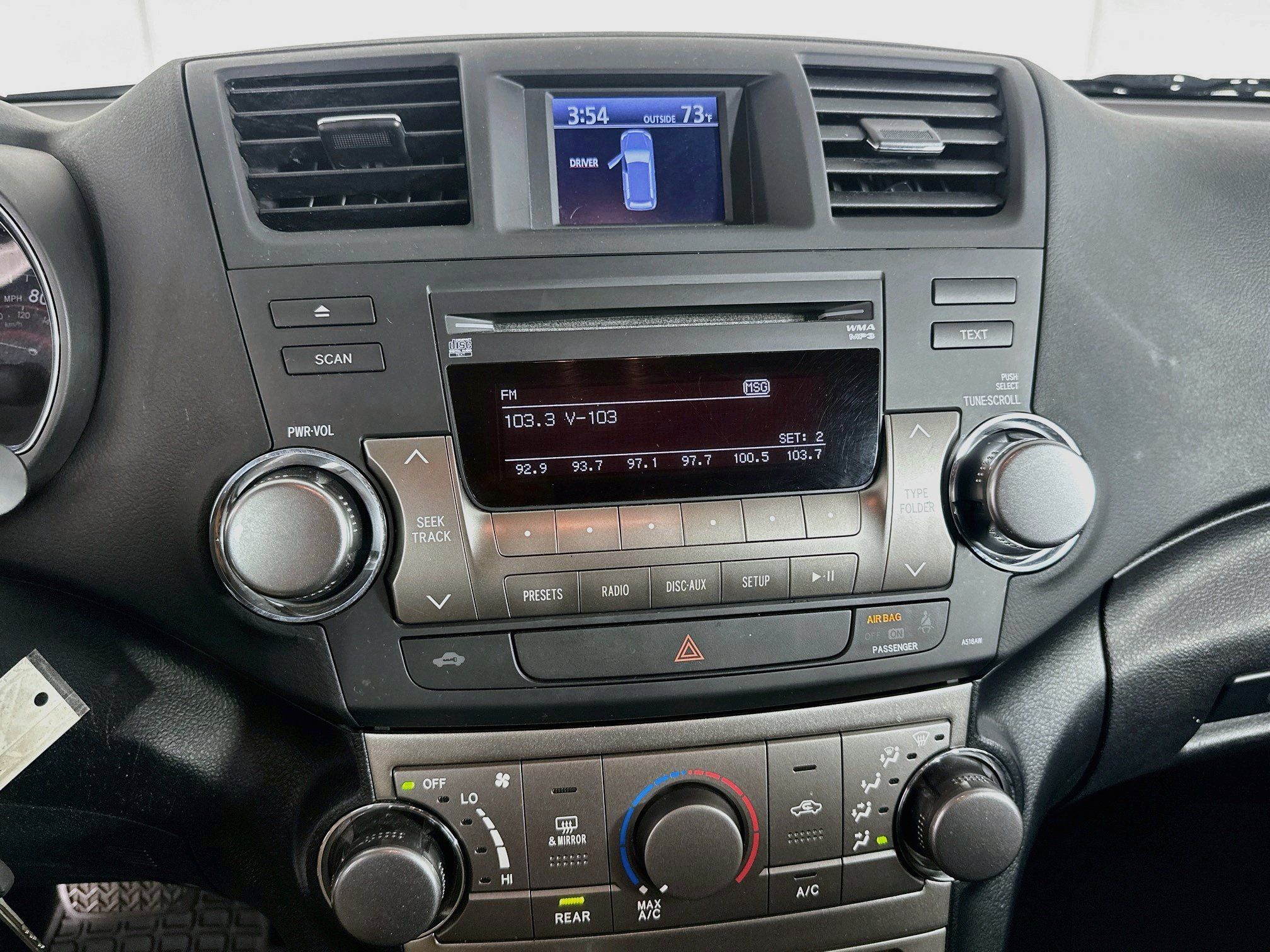 Used 2012 Toyota Highlander SE w/ Tow Pkg FWD image 19
