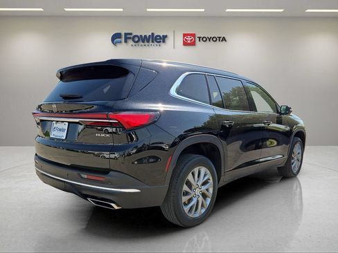 Used 2025 Buick Enclave Preferred FWD image 7