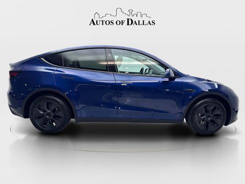 Used 2024 Tesla Model Y Long Range AWD/4WD image 10