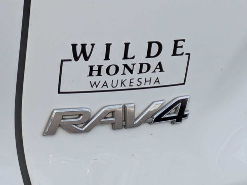 Used 2020 Toyota RAV4 LE image 12