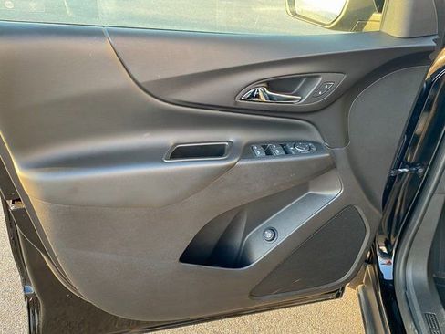 Used 2024 Chevrolet Equinox LT image 18