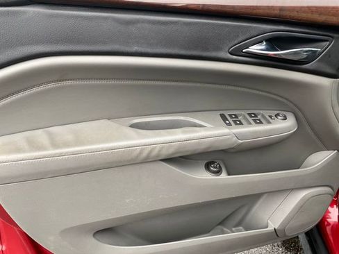 Used 2010 Cadillac SRX Luxury image 16