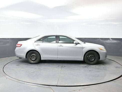 Used 2011 Toyota Camry FWD image 2