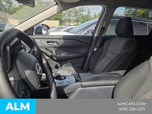 Used 2025 Nissan Rogue SV FWD image 4