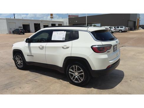 Used 2020 Jeep Compass Latitude FWD image 6