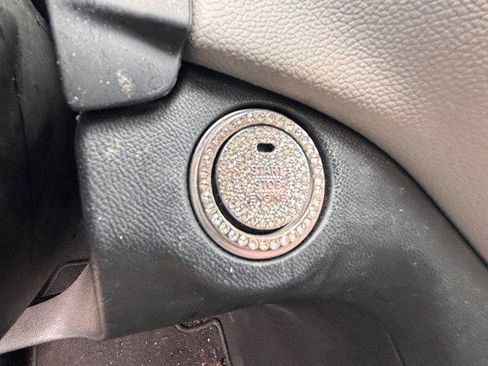 Used 2022 Chevrolet Equinox LS w/ LS Convenience Package FWD image 9