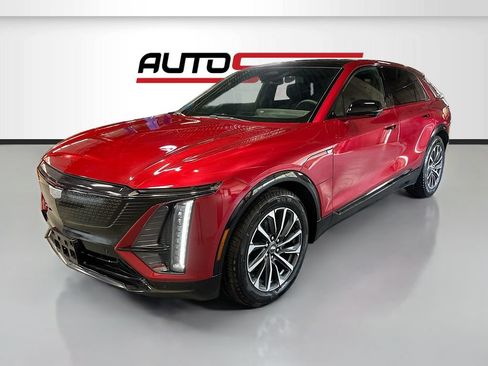 Used 2025 Cadillac Lyriq Sport AWD/4WD image 3