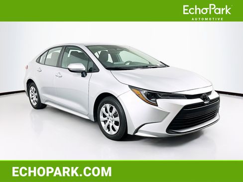 Used 2024 Toyota Corolla LE image 1