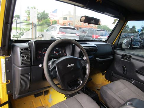 Used 2006 Jeep Wrangler X image 28