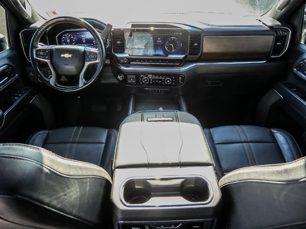 Used 2024 Chevrolet Silverado 3500 High Country w/ Technology Package AWD/4WD image 32