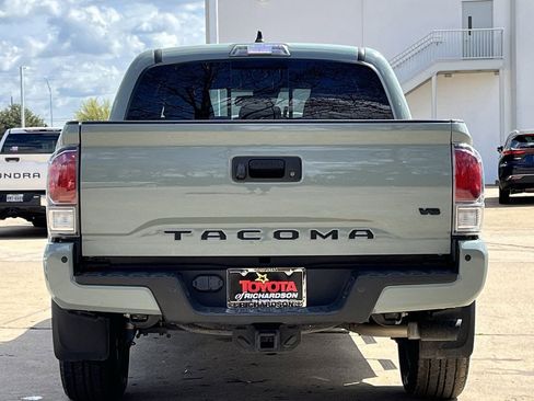 Used 2023 Toyota Tacoma TRD Sport w/ Technology Package image 5