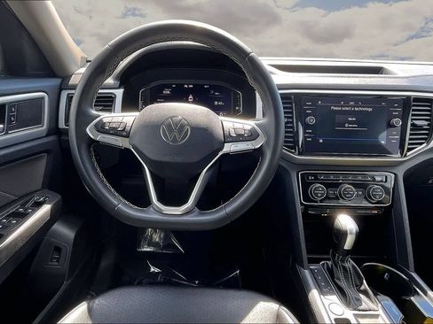 Used 2023 Volkswagen Atlas SE w/ Panoramic Sunroof Package FWD image 8