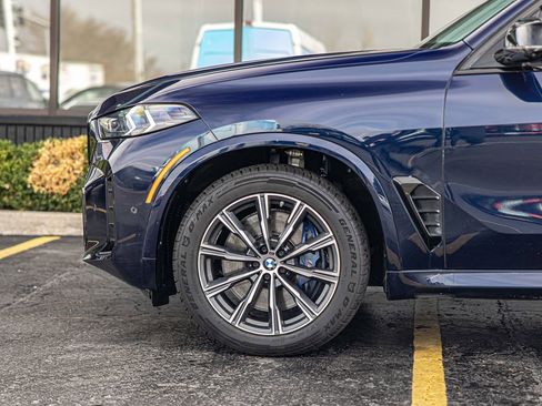 Used 2024 BMW X5 M60i w/ Climate Comfort Package image 7