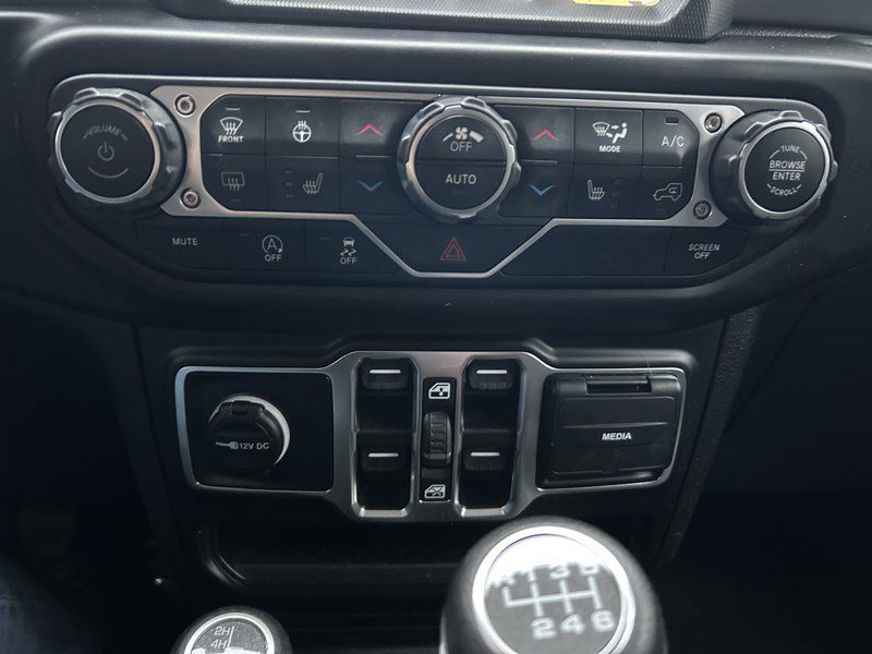 Used 2021 Jeep Wrangler Unlimited Sahara AWD/4WD image 17