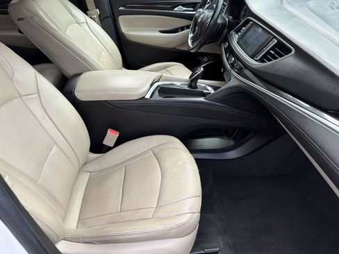 Used 2020 Buick Enclave Essence FWD image 24