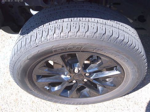Used 2021 Jeep Gladiator Overland AWD/4WD image 23