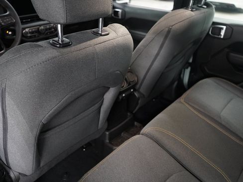 Used 2024 Jeep Wrangler Unlimited AWD/4WD image 15