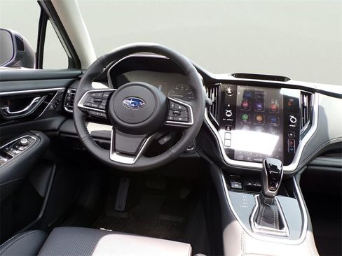 Used 2025 Subaru Outback Limited image 17