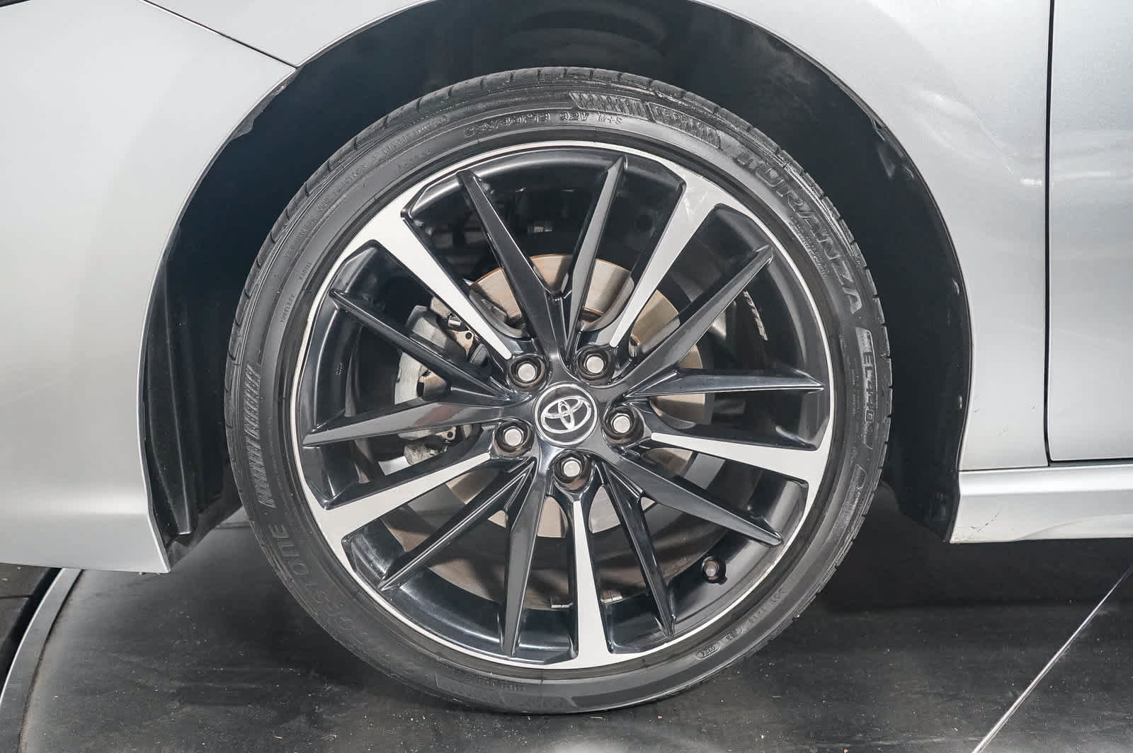 Used 2020 Toyota Camry XSE w/ Navigation Package FWD image 9