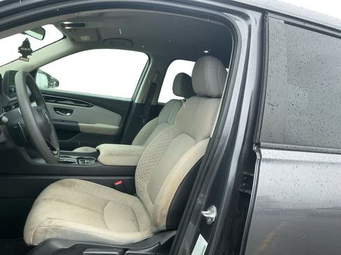Used 2023 Honda Pilot LX image 9