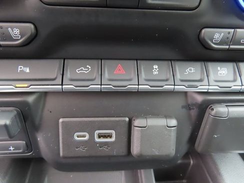 Certified 2022 Chevrolet Silverado 1500 High Country image 38