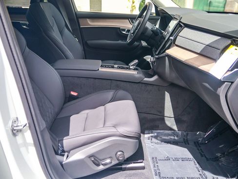 New 2026 Volvo XC90 T8 Plus AWD/4WD image 17
