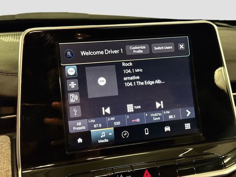 Used 2025 Jeep Compass Latitude image 14