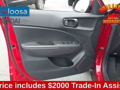 Used 2024 Hyundai Venue Limited image 12