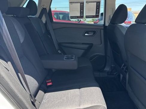 Certified 2021 Nissan Rogue SV AWD/4WD image 16